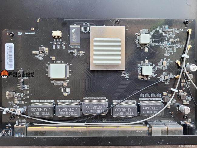 聚合平台 小黄人 优势:对用户:比价方便