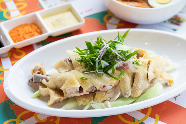 足底挑战 玩法：一人闭上眼睛或蒙住眼