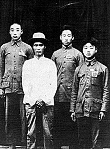 被炉下的情事 被炉他的情事吻轻柔而坚定