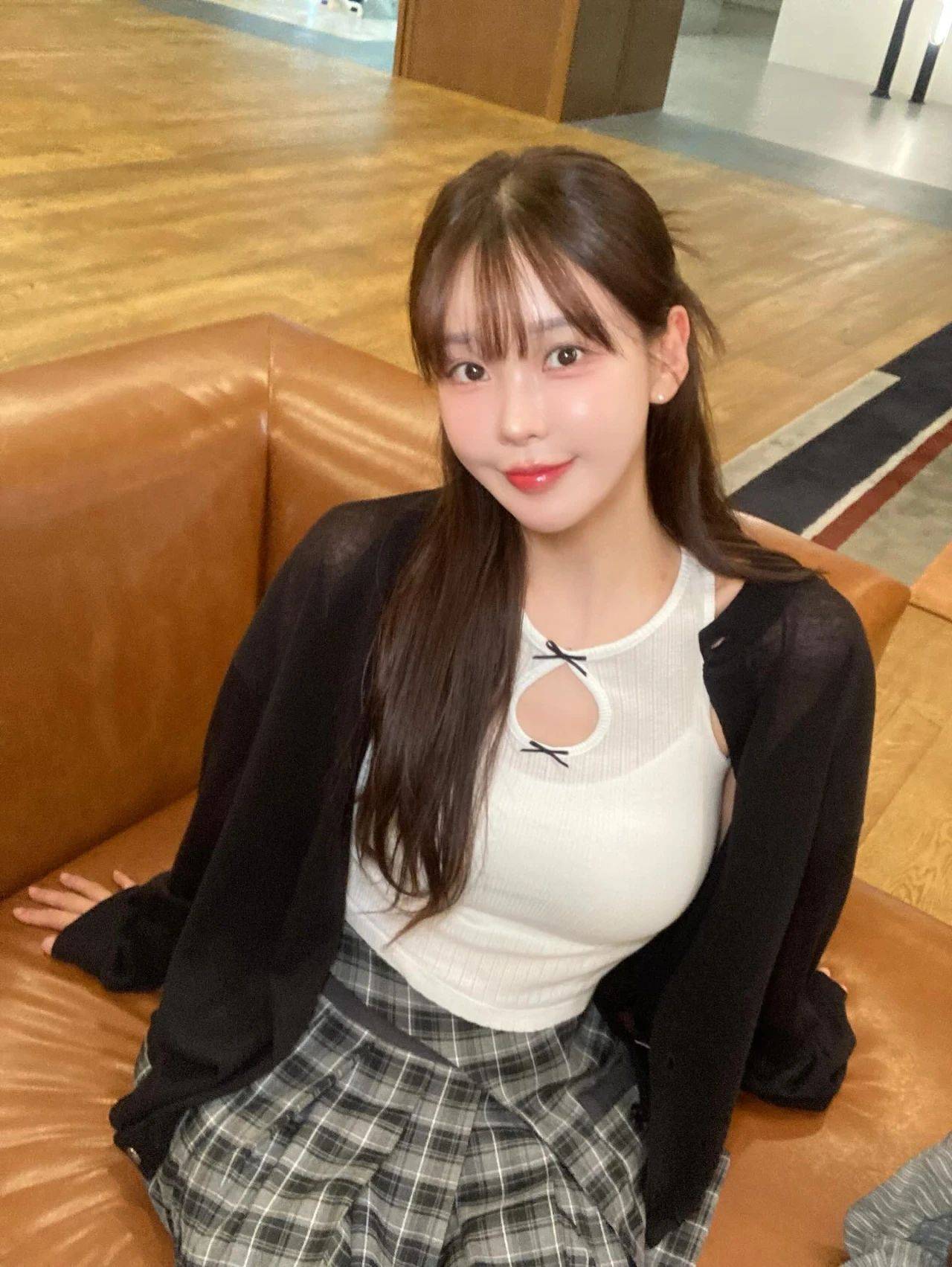 我本初中大眼孔雀 甚至设计成个人标签哦